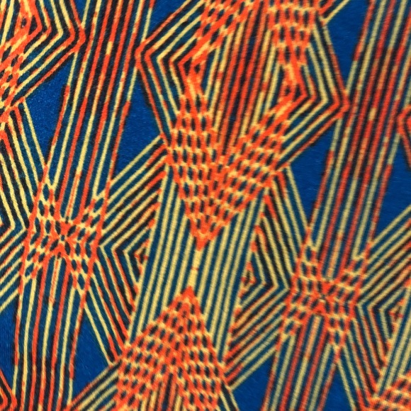 Lularoe The Randy Tee Small - Picture 3 of 4